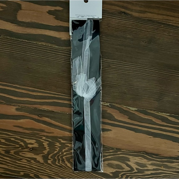 New Pearl & Flower Headpiece Wedding By His & Hers - Picture 4 of 4